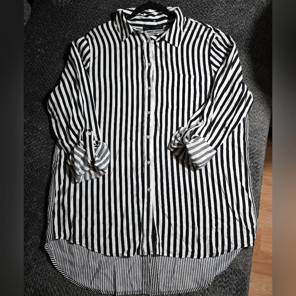 Jane + Delancey black and white striped button down blouse. Size XL. - Picture 6 of 8